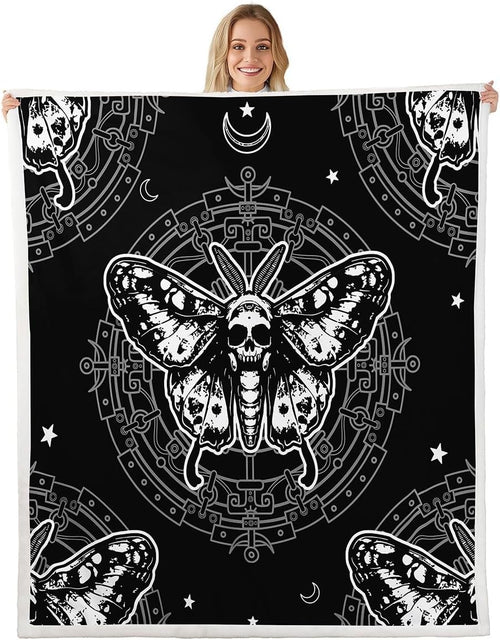 Wicked Blankets – Dark & Cozy